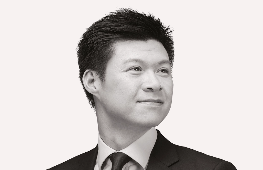 Linklaters_Asian-man-1