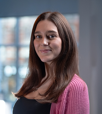 Cara - social media & community manager